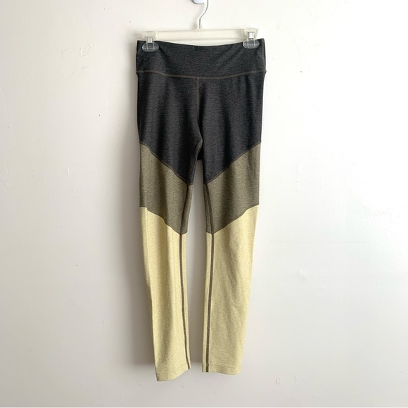 Outdoor Voices 7/8 Warmup Leggings Tritone Green Yellow - Picture 2 of 6